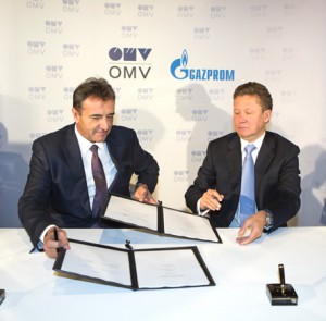 OMV Generaldirektor Dr. Gerhard Roiss (li)und Gazprom-Chef Alexej Miller unterzeichnen in Wien die Aktionärsvereinbarung über den Bau des Österreichabschnitts der South Stream Gaspipeline.