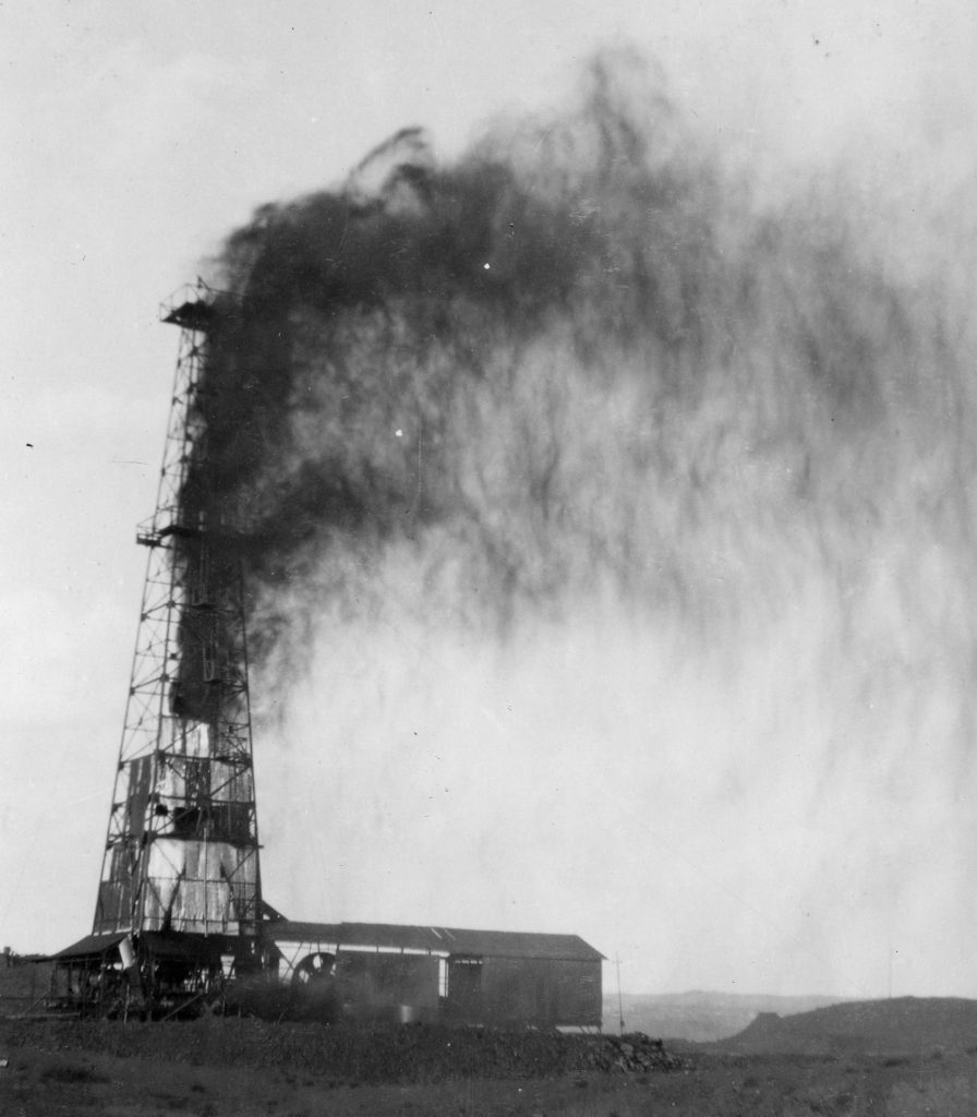 Oil gushing from well head at Baba Gurgur in Kirkuk 1920.