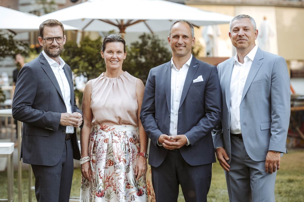 V.l.n.r.: Gerald Herndlhofer, Nicole Rumpler, Georg Stadlhofer (alle Geschäftsführung Drees & Sommer Österreich) und Marc Schömbs (Vorstand Drees & Sommer SE).
© Nadine Studeny